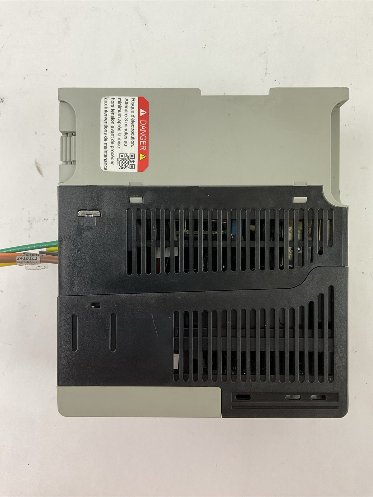 ALLEN BRADLEY 25B-D1P4N104 AC DRIVE FRN 4.001 SER A OUTPUT 0-460VAC