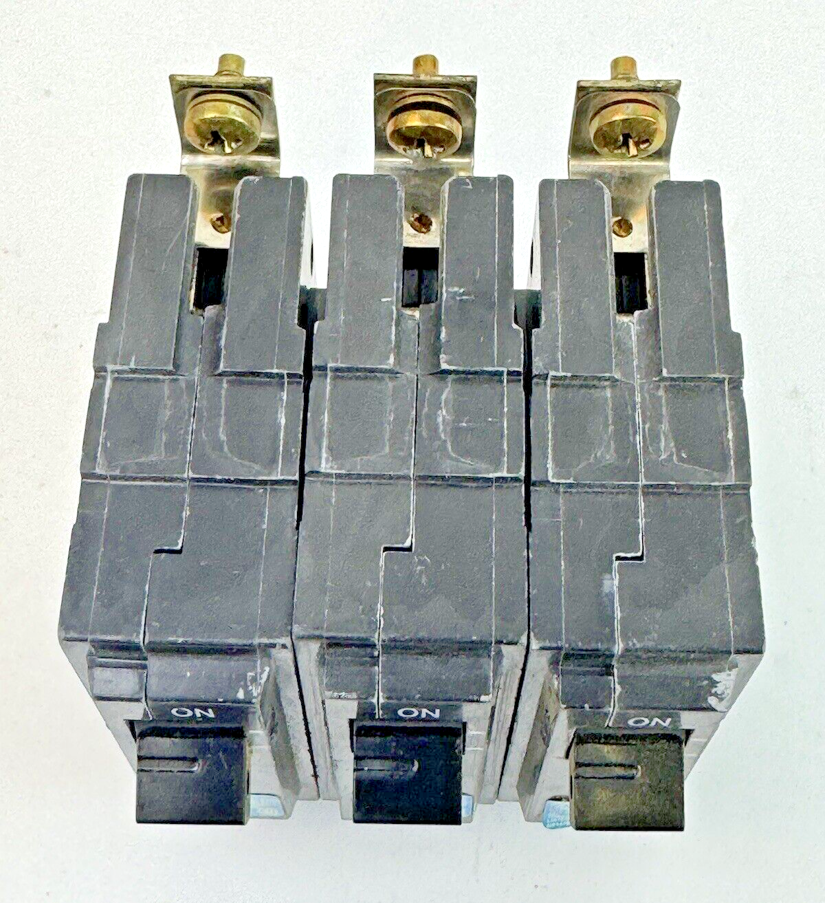 GE **LOT OF 3** THHQB1115 - CIRCUIT BREAKER - 1 POLE, 15 A, 240 VAC