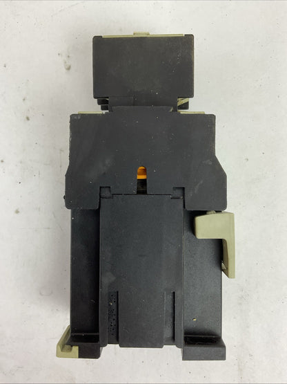TELEMECANIQUE CA3DN40 600VAC 10A CONTACTOR 24VDC COIL LA4DE1E 24-48VDC LA1DN02