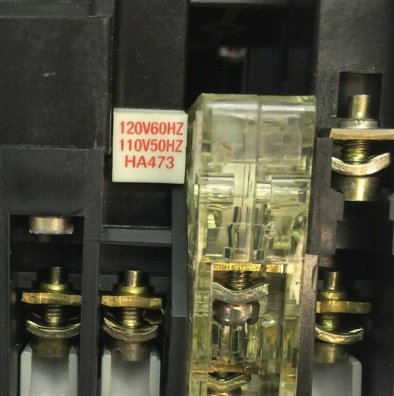 ALLEN BRADLEY 105-A09NDJ0V REVERSING STARTER 100-A09ND3 600VAC 9A 592-J0V16 W33