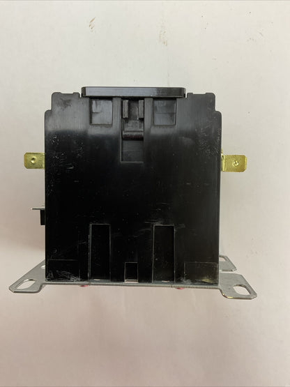 SQUARE D 8910DPA33V02 CONTACOTR SER C 3P 600VAC 20HP 40A COIL 110/120VAC 50/60HZ