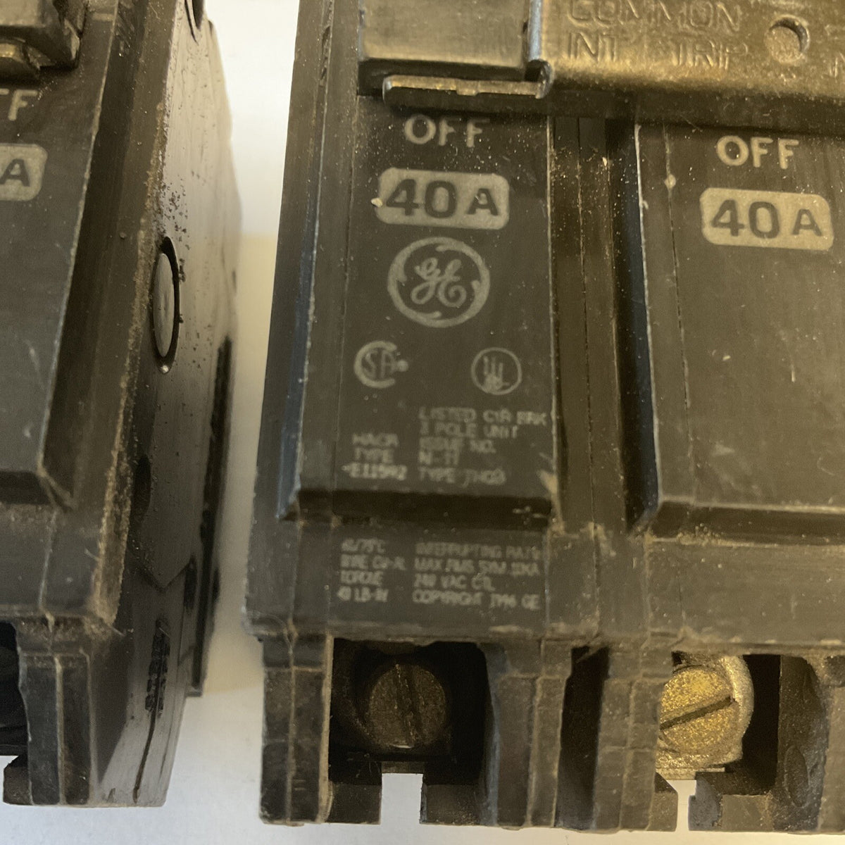 GENERAL ELECTRIC THQB 40A 3POLE CIRCUIT BREAKER ***LOTOF2***240VAC