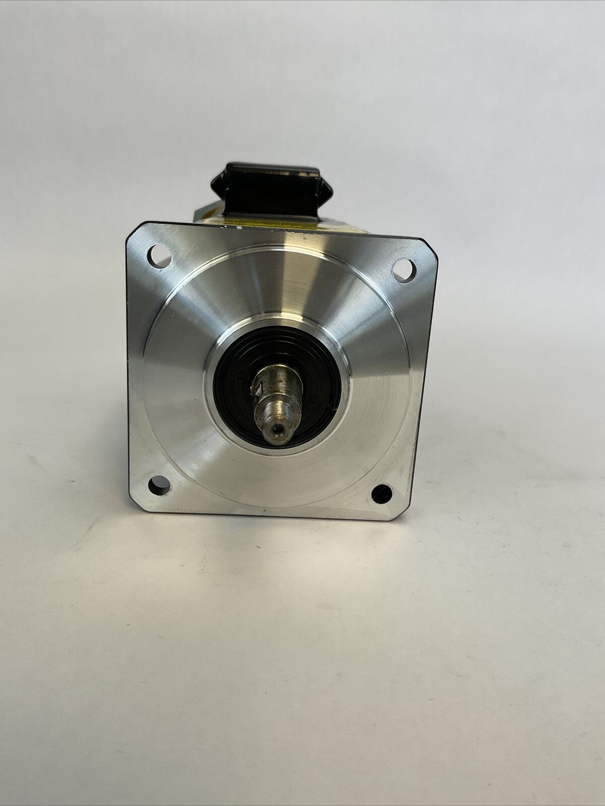 FANUC A06B-0215-B605#S000 AC SERVO MOTOR OUTPUT 1.0kW 3.6A AMP INPUT 200-240VAC