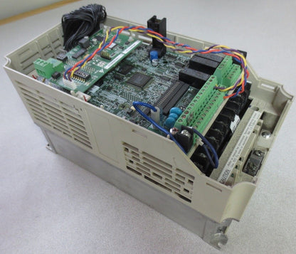 YASKAWA CIMR-E7U42P2 INVERTER DRIVE 480VAC 5.3A 4.0kVA NOT WORKING or FOR PARTS