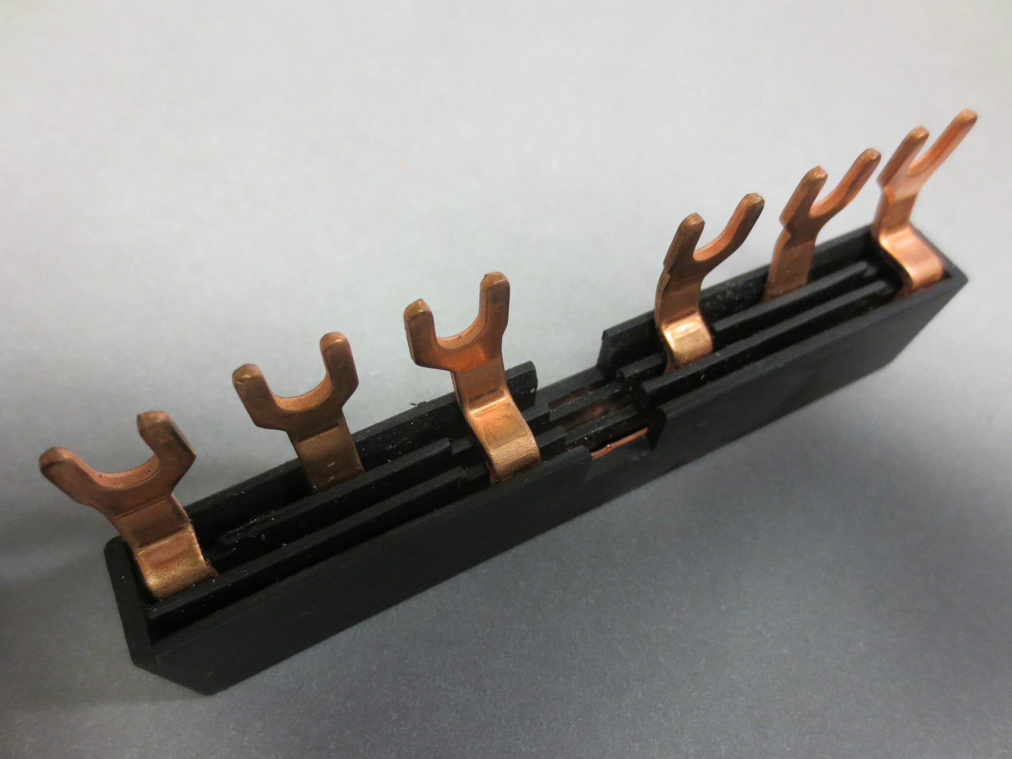 ALLEN-BRADLEY 140M-C-W542 Ser. A - CONTACT BUS BAR - BUSBAR