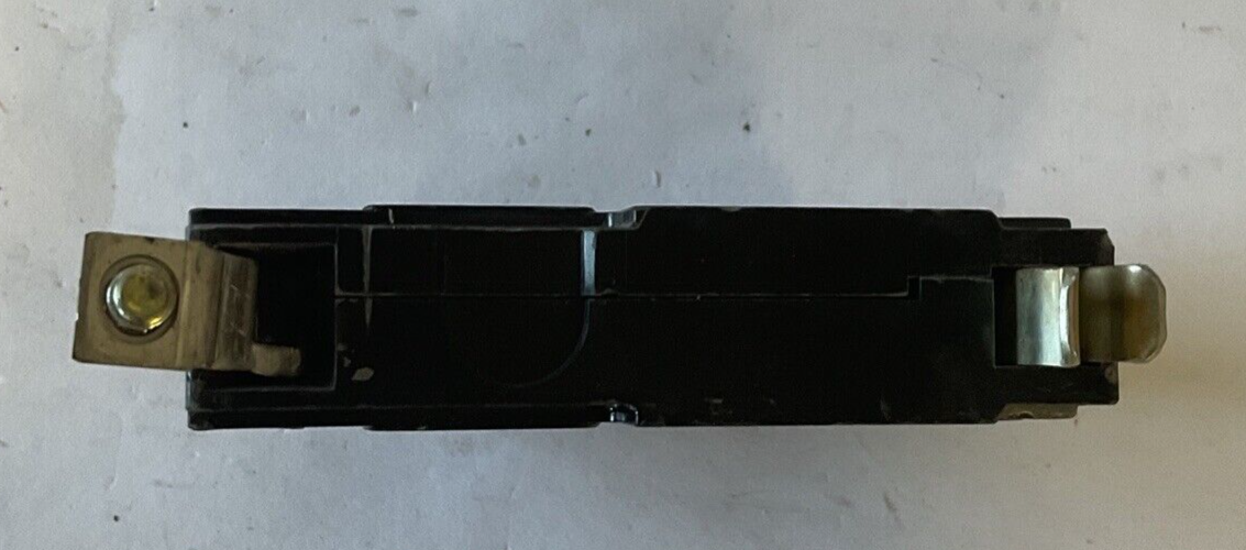 SQUARE D QOB120 CIRCUIT BREAKER  20A 22KA 120/240VAC ***LOTOF6***
