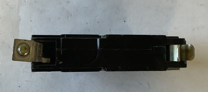 SQUARE D QOB120 CIRCUIT BREAKER  20A 22KA 120/240VAC ***LOTOF6***