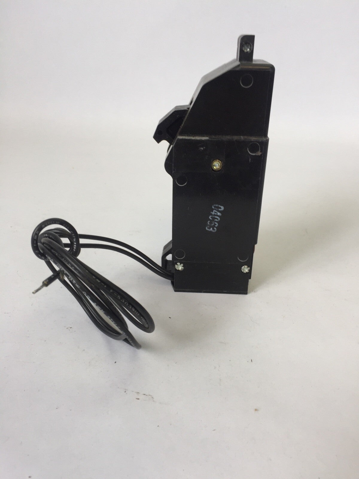 SIEMENS S11MN6 SER A 125VDC SHUNT TRIP CIRCUIT BREAKER ACCESSORY