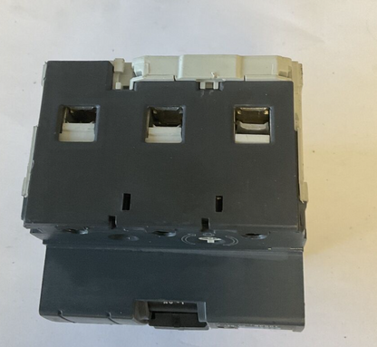 MERLIN GERIN NG125N CIRCUIT BREAKER 32A 690V CAT.A