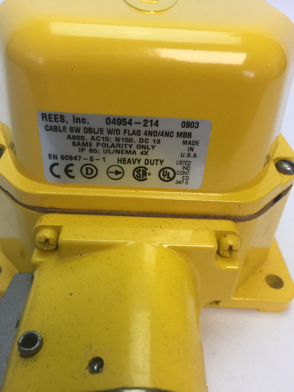 REES 04954-214 CABLE OPERATED SWITCH DOUBLE END LATCH PLATE 25# TRIP FORCE *2NO/