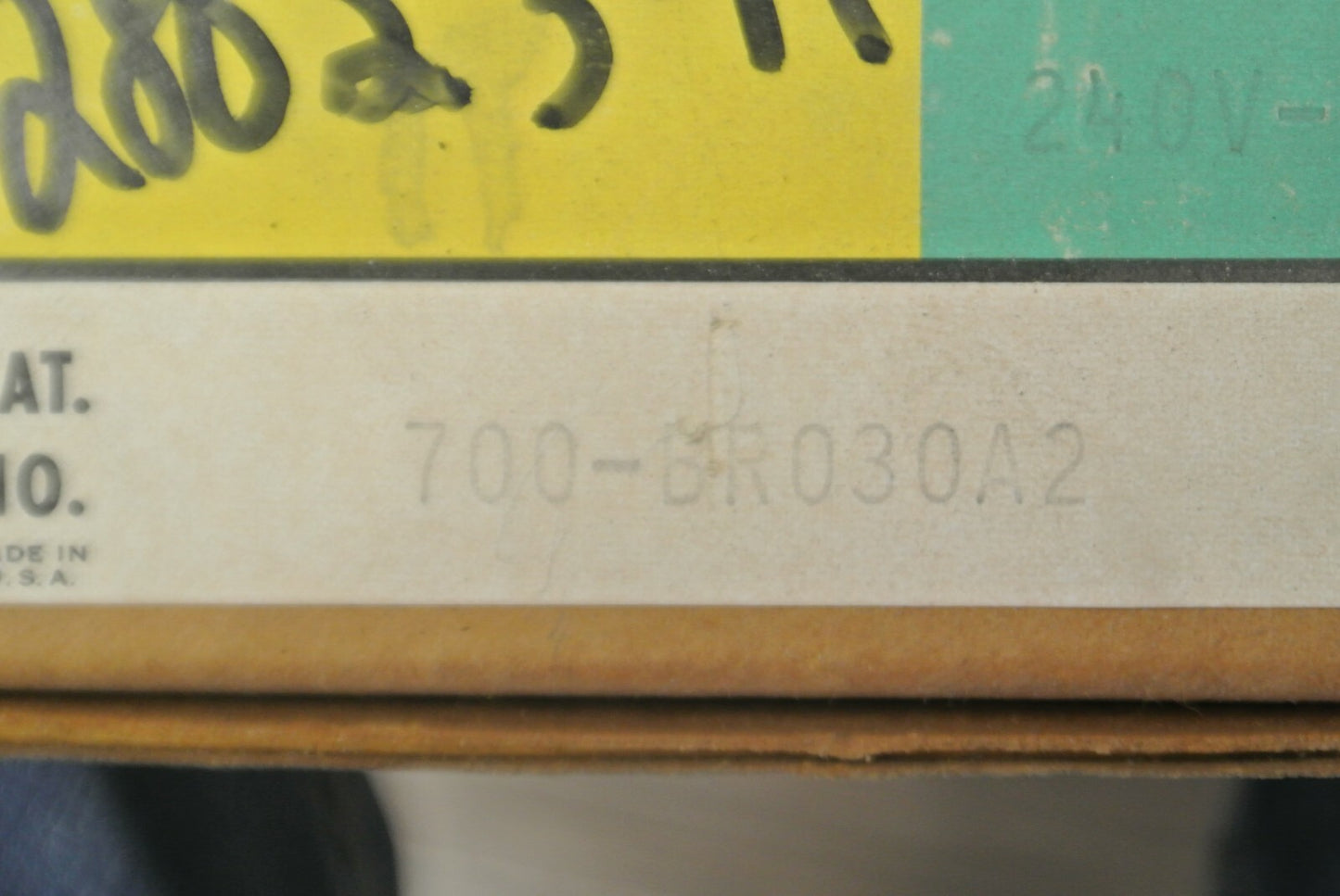 ALLEN-BRADLEY 700-BR030A2 TYPE BR AC RELAY / 240V, 60Hz / 3 N.C. / NEW SURPLUS