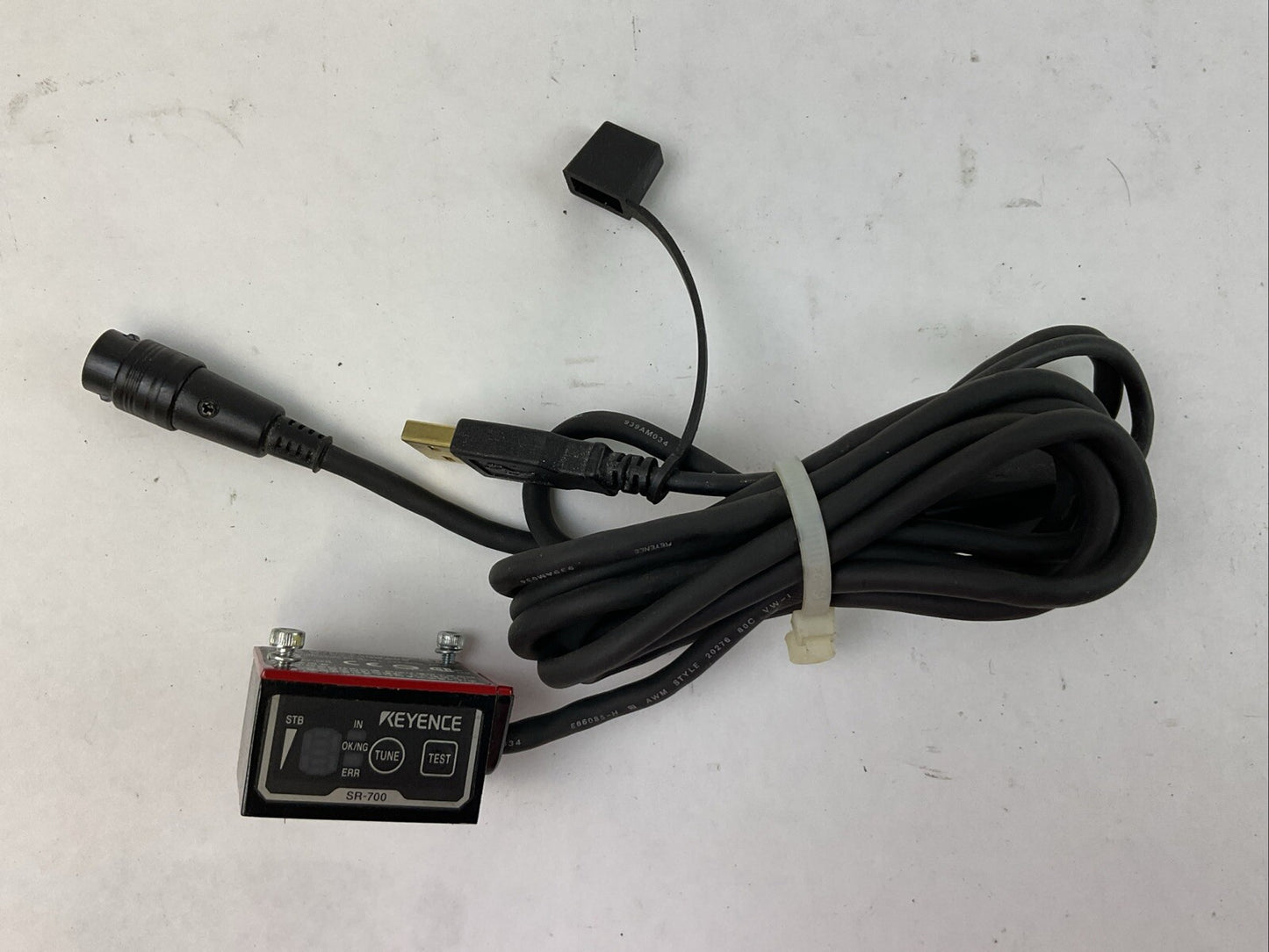 KEYENCE SR-700 CODE READER5VDC 630mA