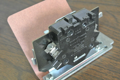 GE CR205X300A AUXILIARY CONTACT KIT - 1 N.O. for CR205-208 DEVICES - NEW SURPLUS