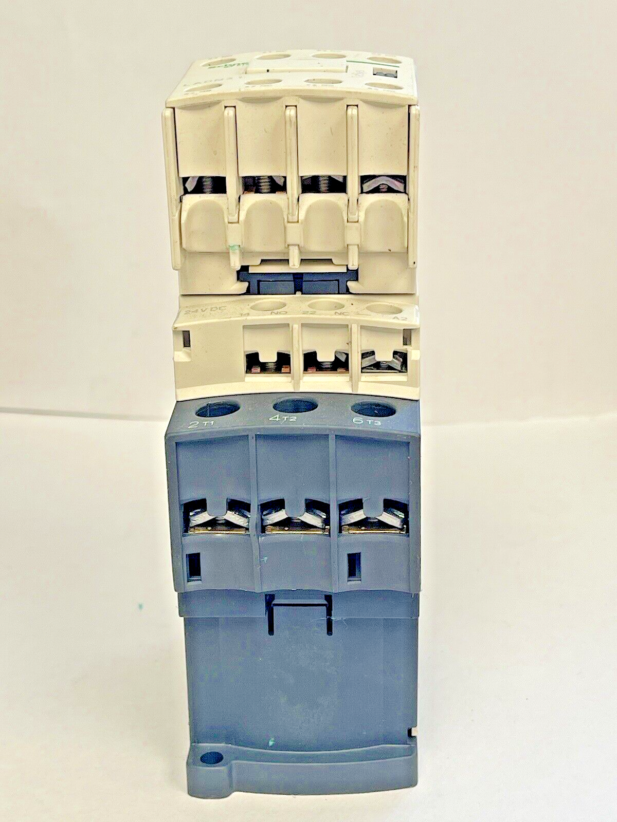 SCHNEIDER ELECTRIC - LC1D32 - CONTACTOR 24VDC & SCHNEIDER LADN31 - CONTACT BLOCK