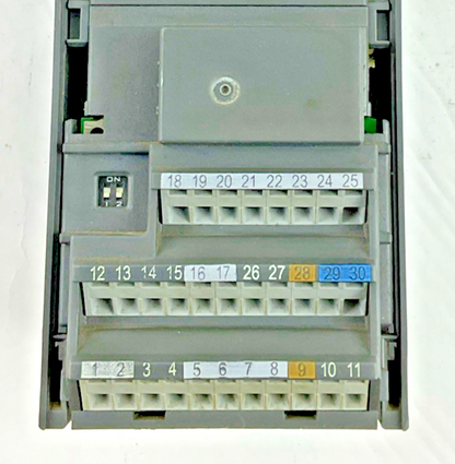SIEMENS 6SE6440-2UD13-7AA1 FREQUENCY INVERTER MICROMASTER 440 VER.H01/2.21