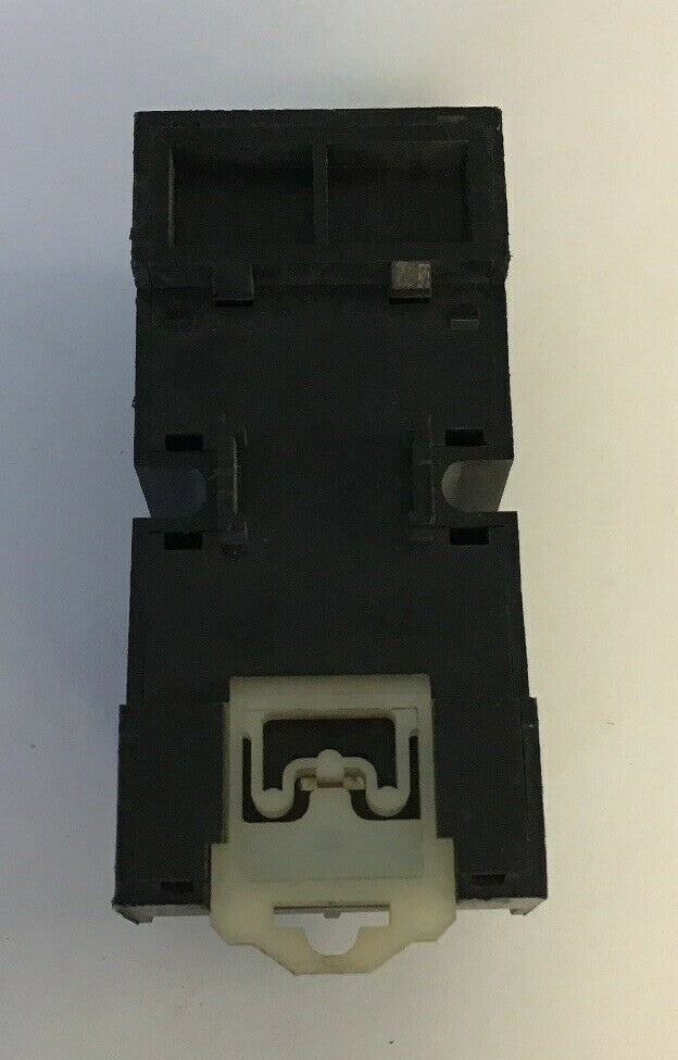 ALLEN BRADLEY 700-HN128 RELAY BASE 14 PIN SOCKET 300 VAC (MAY BE MISSING SCREWS)