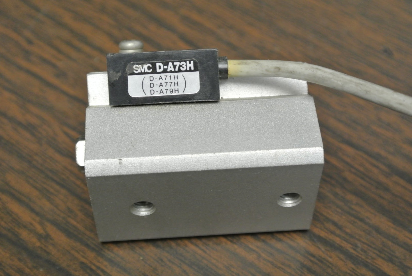 SMC NCDQ2B16-15D-A73HZS CYLINDER w/ D-A73H MAGNETIC REED SWITCH / NEW SURPLUS