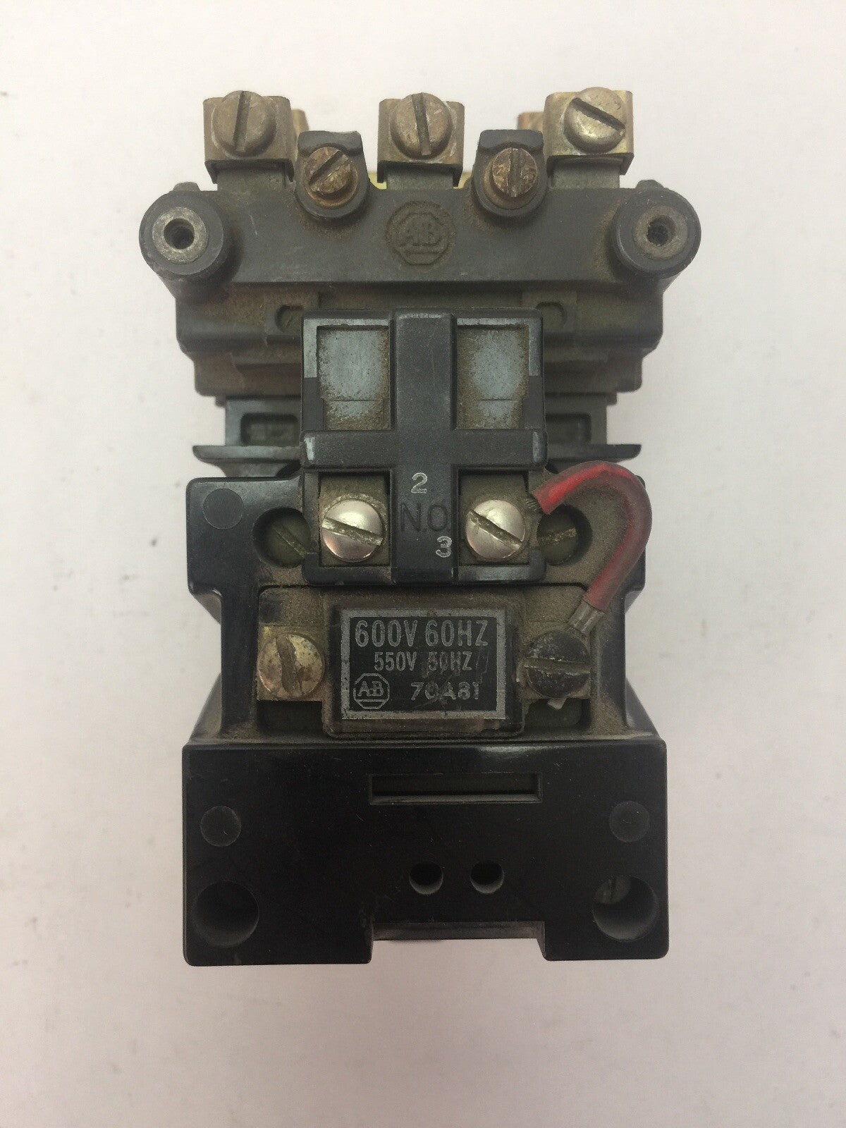 ALLEN BRADLEY X233635 CONTACTOR 600VAC 18AMP SER K SIZE 0 70A81 COIL 600V 60HZ