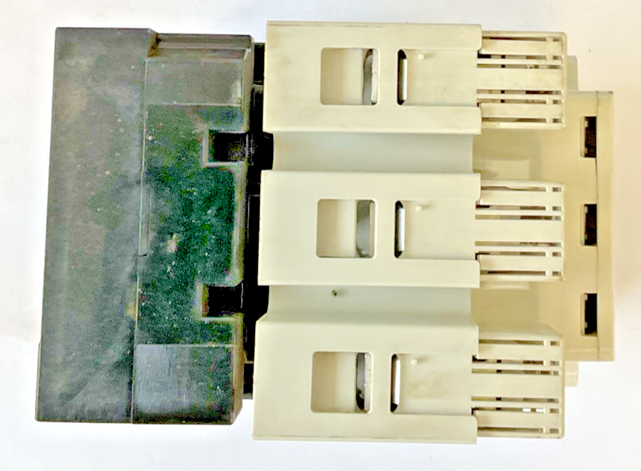FUJI ELECTRIC SC-E5 CONTACTOR SE105AA 150A 8KV
