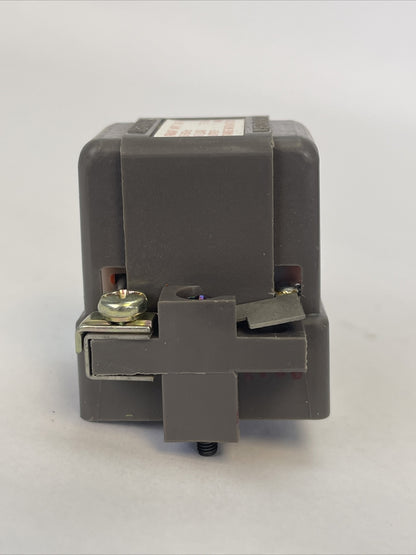 IDEC T2 TRANSFORMER POWER SUPPLY INPUT 240V 50-60HZ NO LOAD 7.5V OUTPUT 1VA