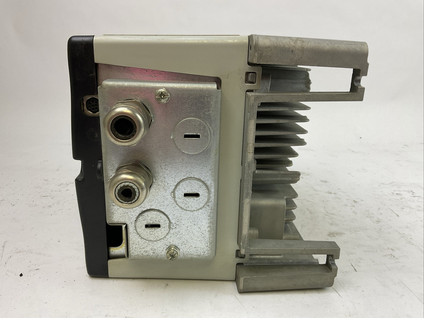 ALLEN BRADLEY 20AD2P1A0AYNANNN SER A FW 2.006 AC DRIVE