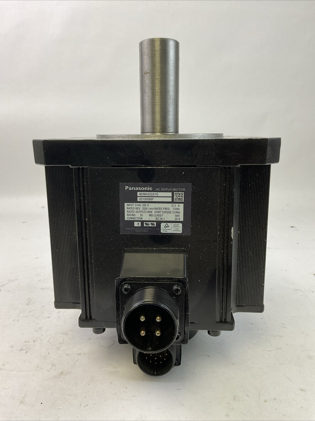 PANASONIC MHMA202P1G AC SERVO MOTOR REV 2000 R/MIN INPUT 200VAC OUTPUT 2.0 kW