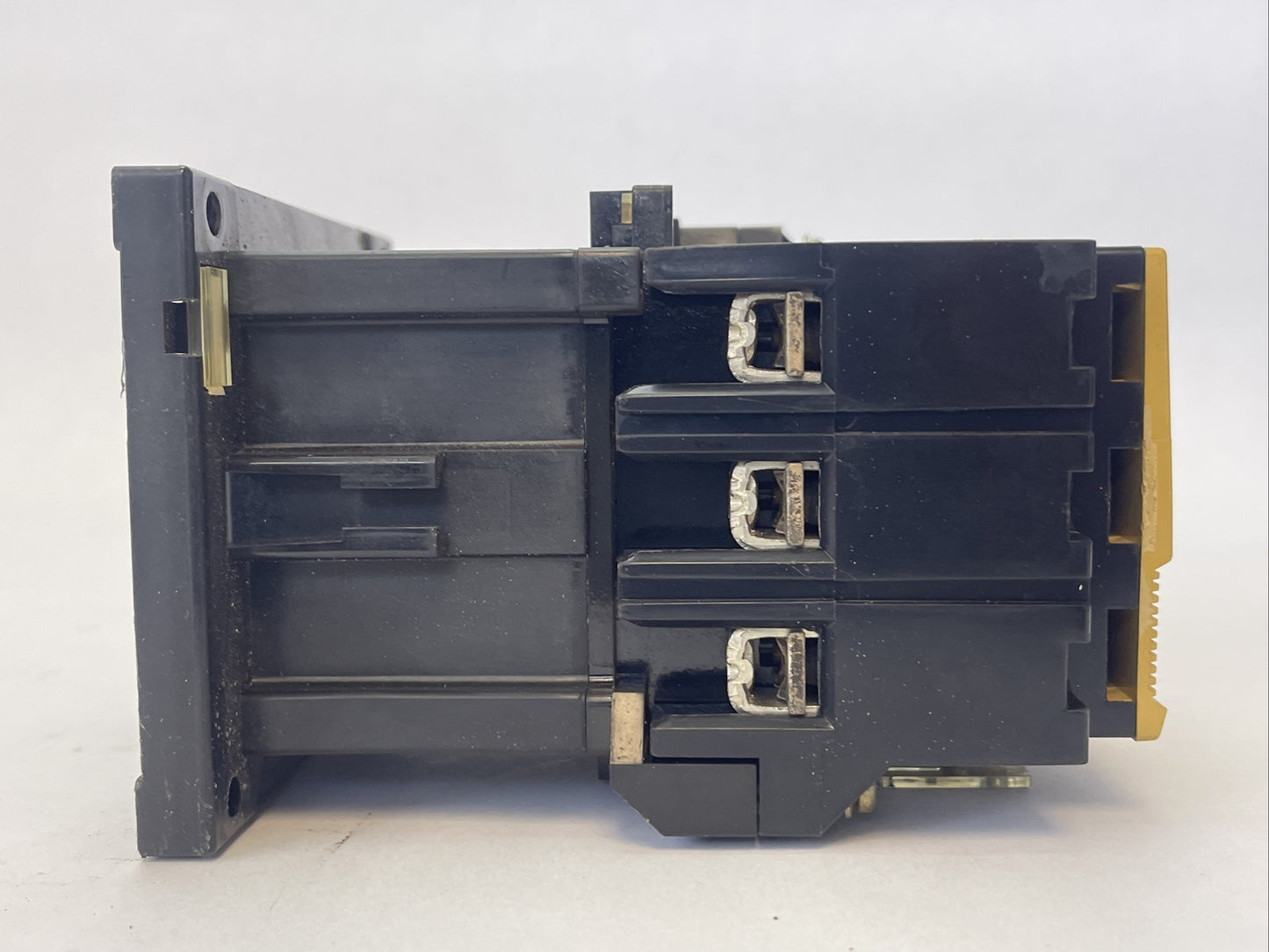 ALLEN BRADLEY 100-A60N*3 CONTACTOR SER C 60A 600VAC 50HP COIL 120V 60HZ