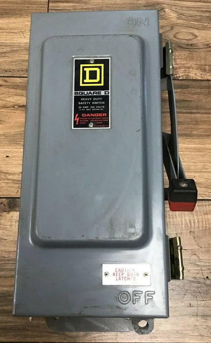 SQUARE D H221A SER.E1 SAFETY SWITCH 30A 240VAC 250VDC  FUSIBLE TYPE 12K