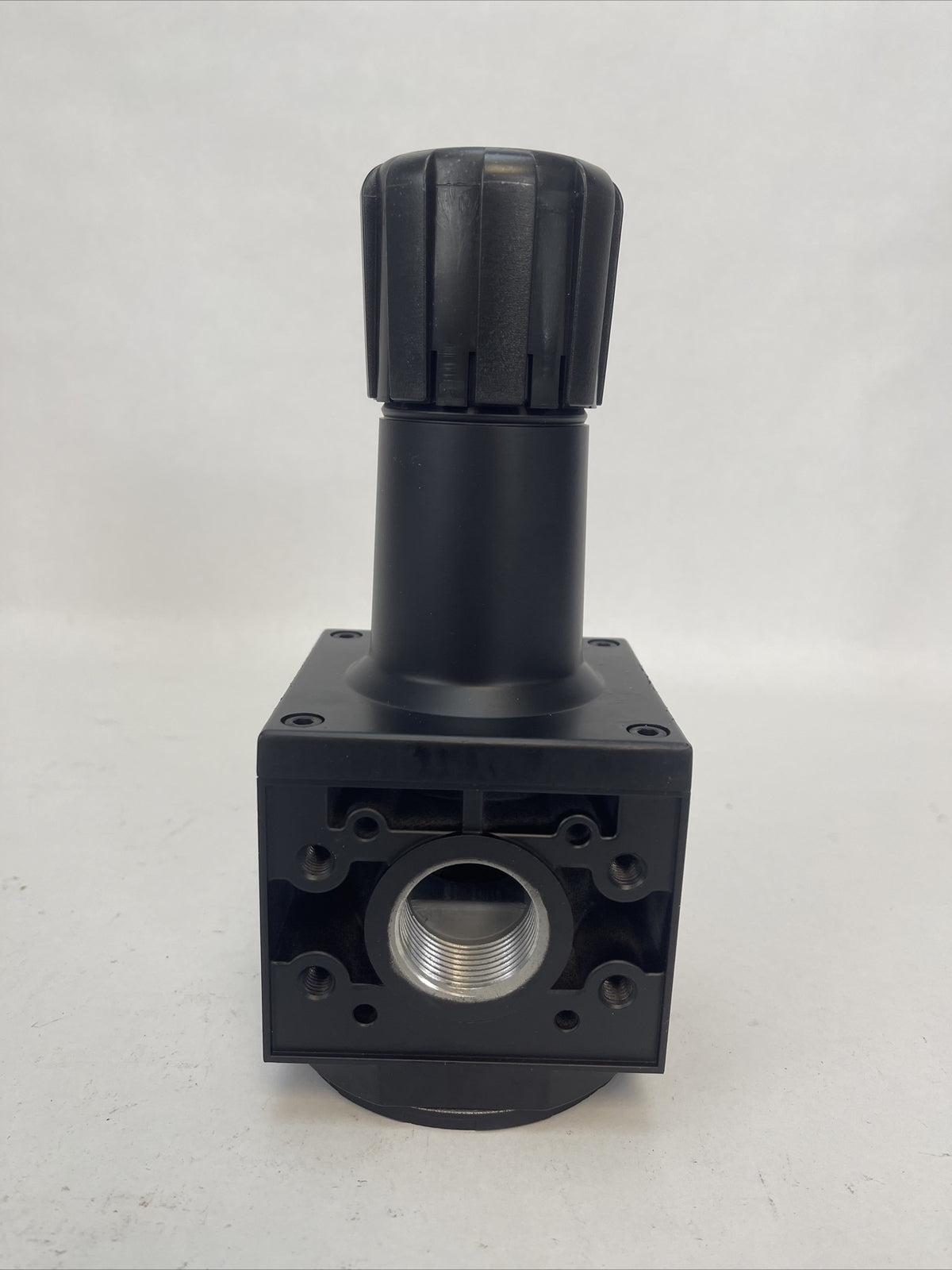 PARKER P3NRA9PBNN PNEUMATIC 1 1/2" REGULATOR 175F 80C 250PSI 17BAR