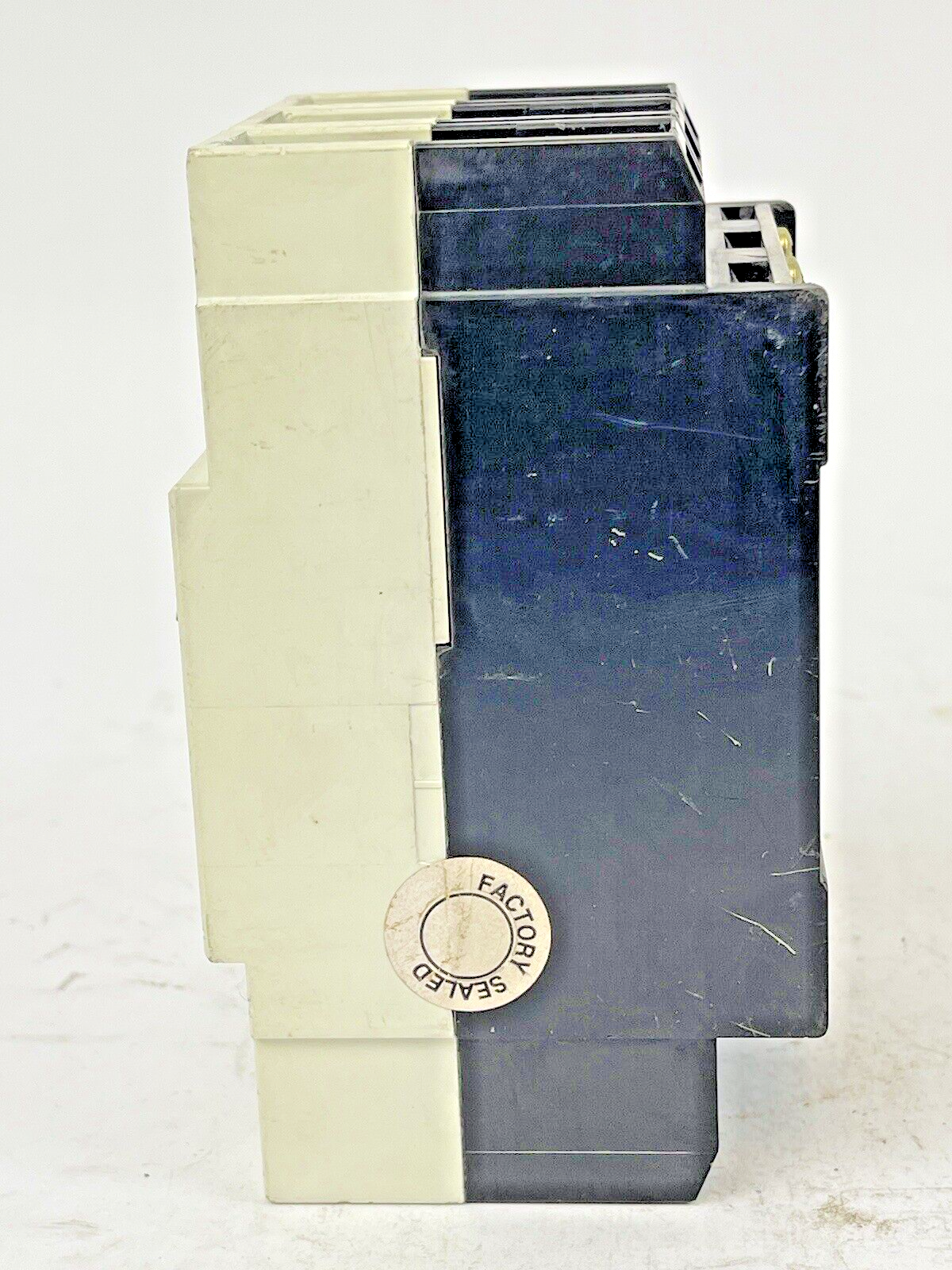 CUTLER-HAMMER - GD3020 - INDUSTRIAL CIRCUIT BREAKER - 3 POLE, 20 AMP, 480 V