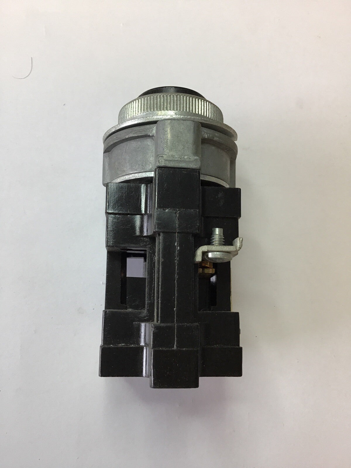 CUTLER HAMMER 10250H375A10 PUSH BUTTON ELEMENT BLACK 600V