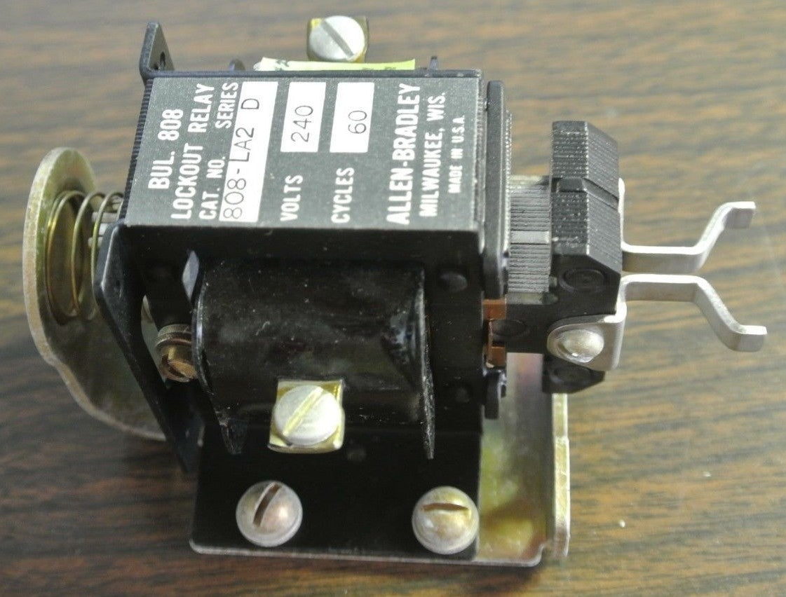 ALLEN-BRADLEY 808-LA2, Ser. D - LOCKOUT RELAY - 240V, 60Hz - NEW SURPLUS