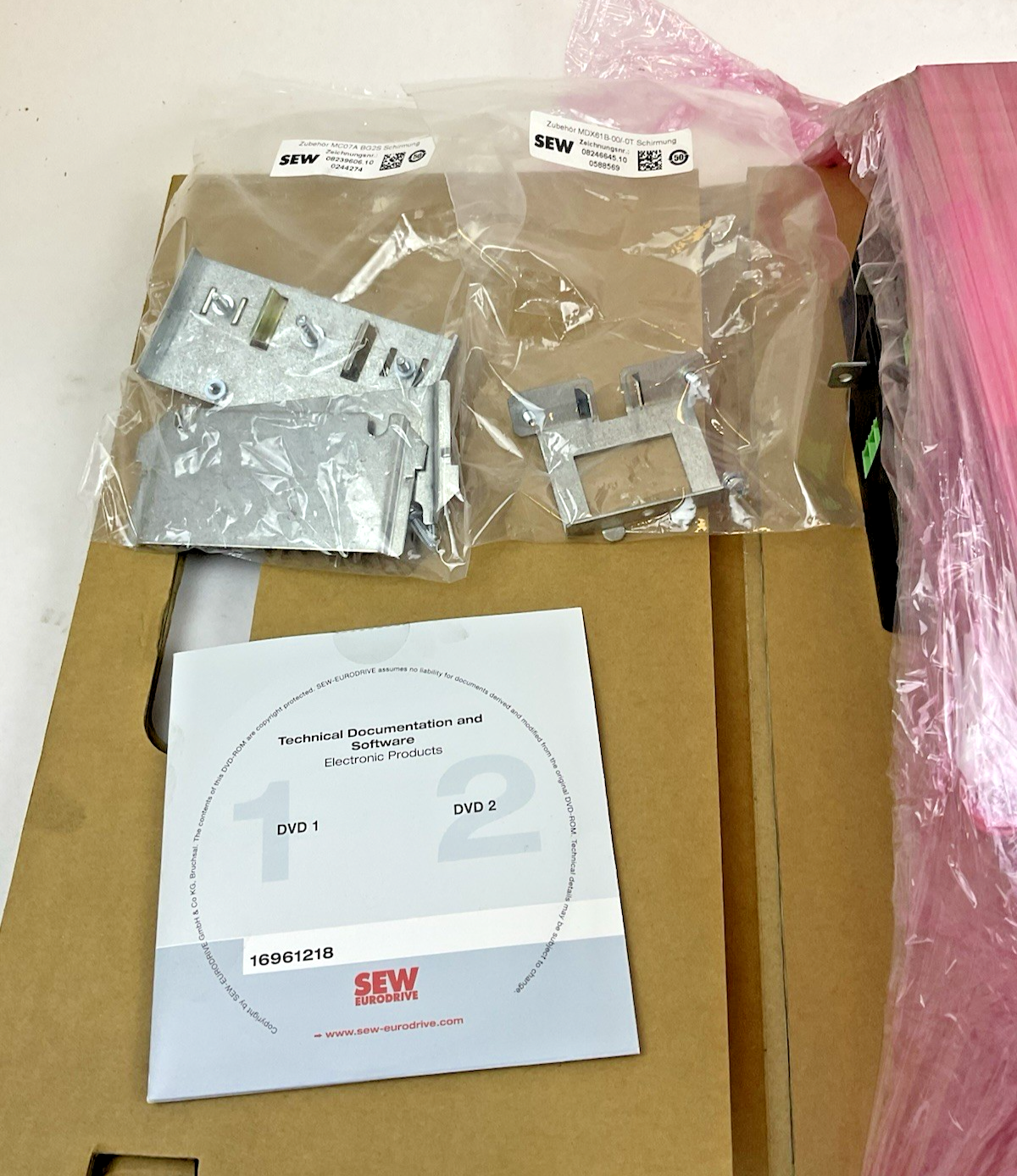 SEW-EURODRIVE MDX61B0055-5A3-4-00 Servo Drive 3PH 12.5 AMP
