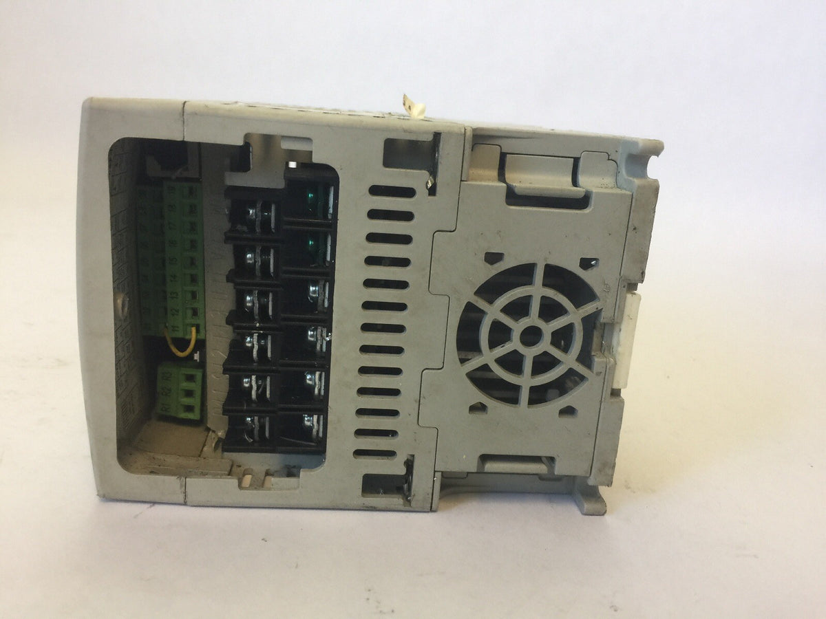 ALLEN BRADLEY 20BD1P4N104 AC DRIVE INPUT 380-480VAC OUTPUT 0-460VAC 3PHASE 2.1A
