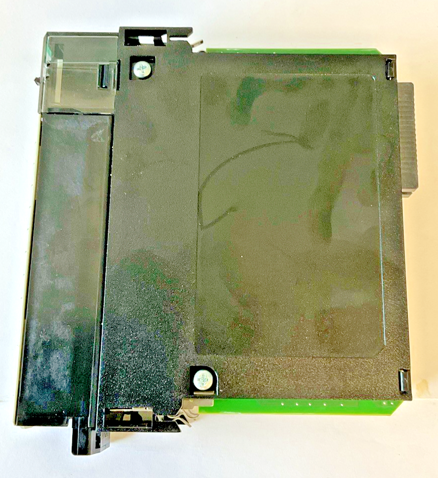 ALLEN BRADLEY 1756-OB16E D/O MODULE 16 POINT FW:3.004 SER.A