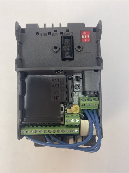 DELTA VFD015E23A VARIABLE FREQUENCY DRIVE OUTPUT 0-240VAC 7.5A 2.9KVA INPUT 200-