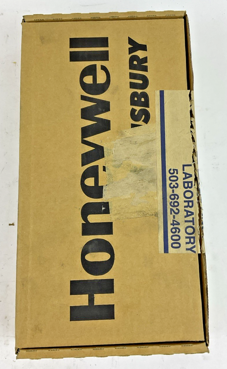 HONEYWELL GK011B/8.5 LINEMAN GLOVES SIZE 8.5 TESTED AT 1000V CLASS0 TYPE1 D120