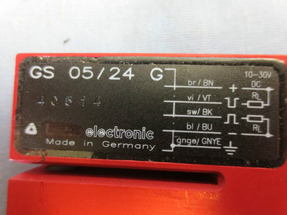 LEUZE GS 05/24 G PHOTOELECTRIC SLOT SENSOR - RETRO-REFLECTIVE NAMCO EP110-14260