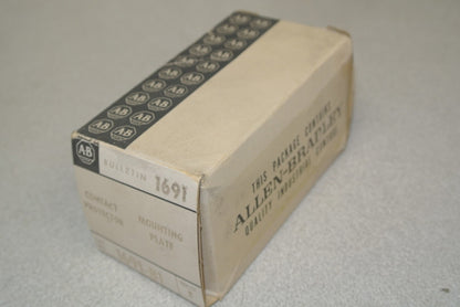 ALLEN-BRADLEY 1691-B1 CONTACT PROTECTOR MOUNTING PLATE / NEW SURPLUS