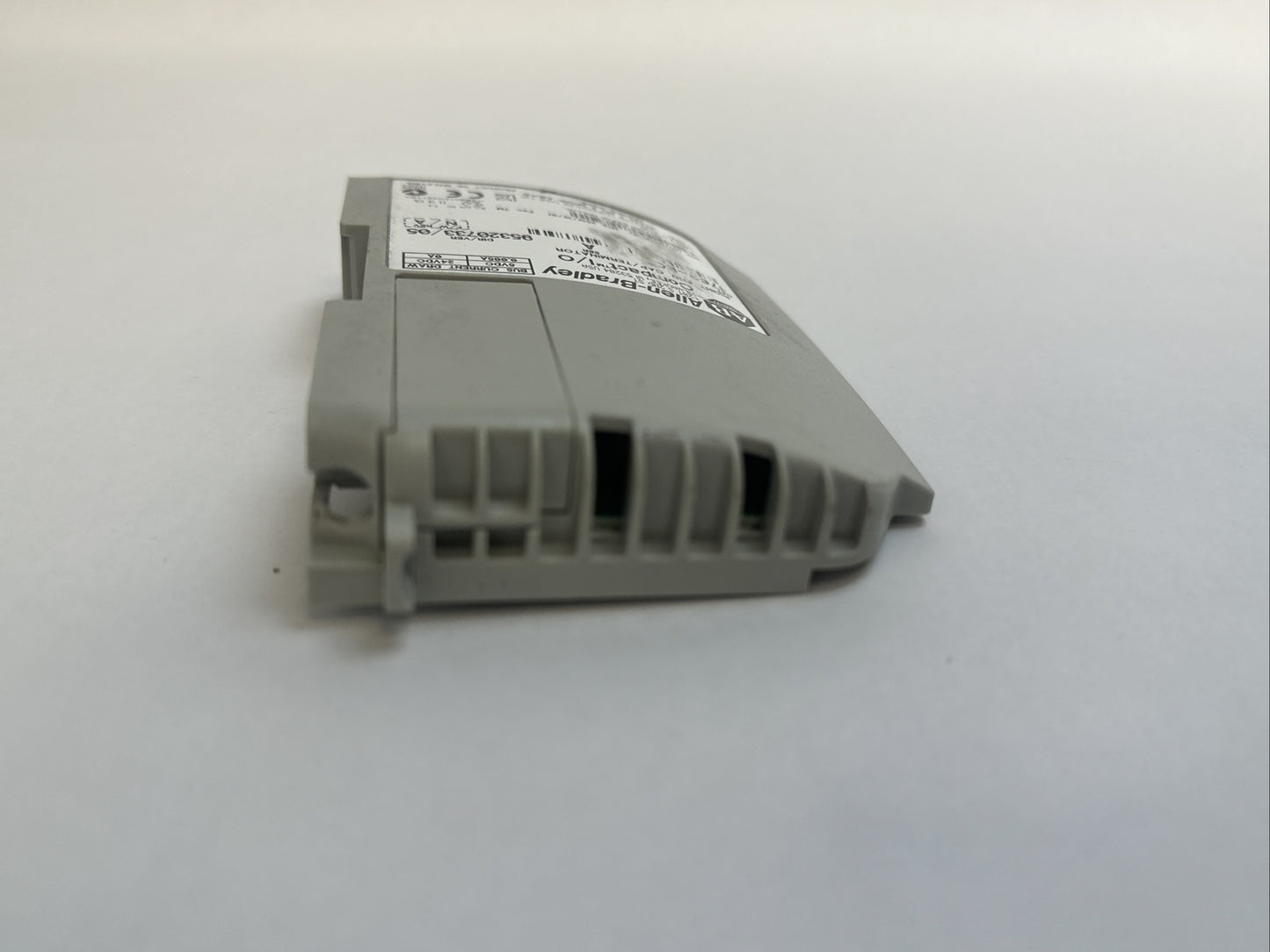 ALLEN BRADLEY COMPACT I/O 1769-ECR SER A F/W REV N/A RIGHT END CAP/TERMINATOR