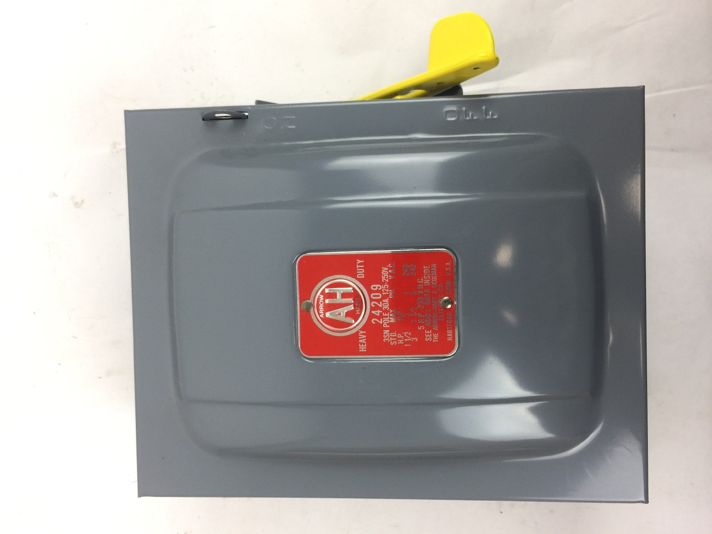 ARROW HART 24209 HEAVY DUTY ENCLOSED SWITCH 3 SN POLES 30 AMPS 125-250V FUSIBLE
