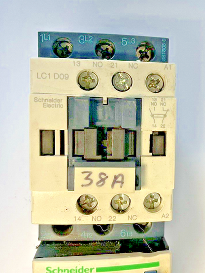 SCHNEIDER ELECTRIC LC1 D09 W/ LRD 12 CONTACTOR OVERLOAD RELAY 25A 690V 50/60HZ