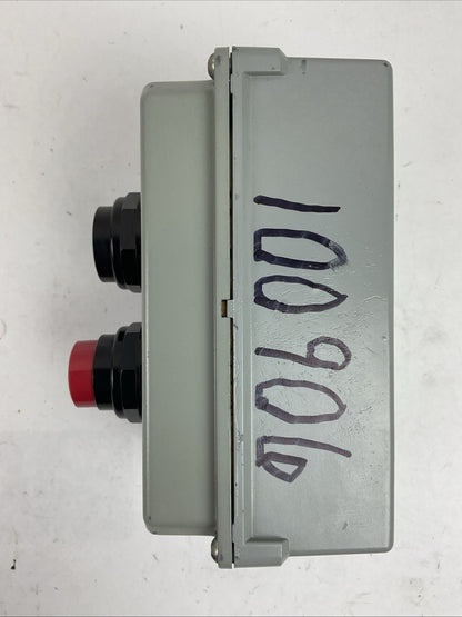 EATON CUTLER HAMMER E34EX7023 DIE CAST ENCLOSURE GREEN START RED STOP BUTTON