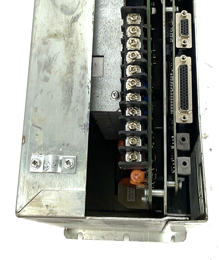 ALLEN BRADELY 2098-DSD-HV030-SE SERVO DRIVE SER.B  3PH FIRM. V1.53 ***PARTS***