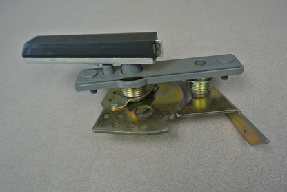 ALLEN-BRADLEY 1494F-L2 DOOR HARDWARE KIT / TOP & BOTTOM LATCHING / NEW SURPLUS