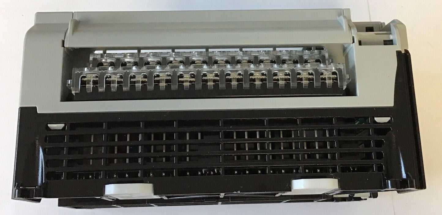ALLEN BRADLEY 1764-24BWA 24 POINT CONTROLLER SER.B 24VDC 240VAC