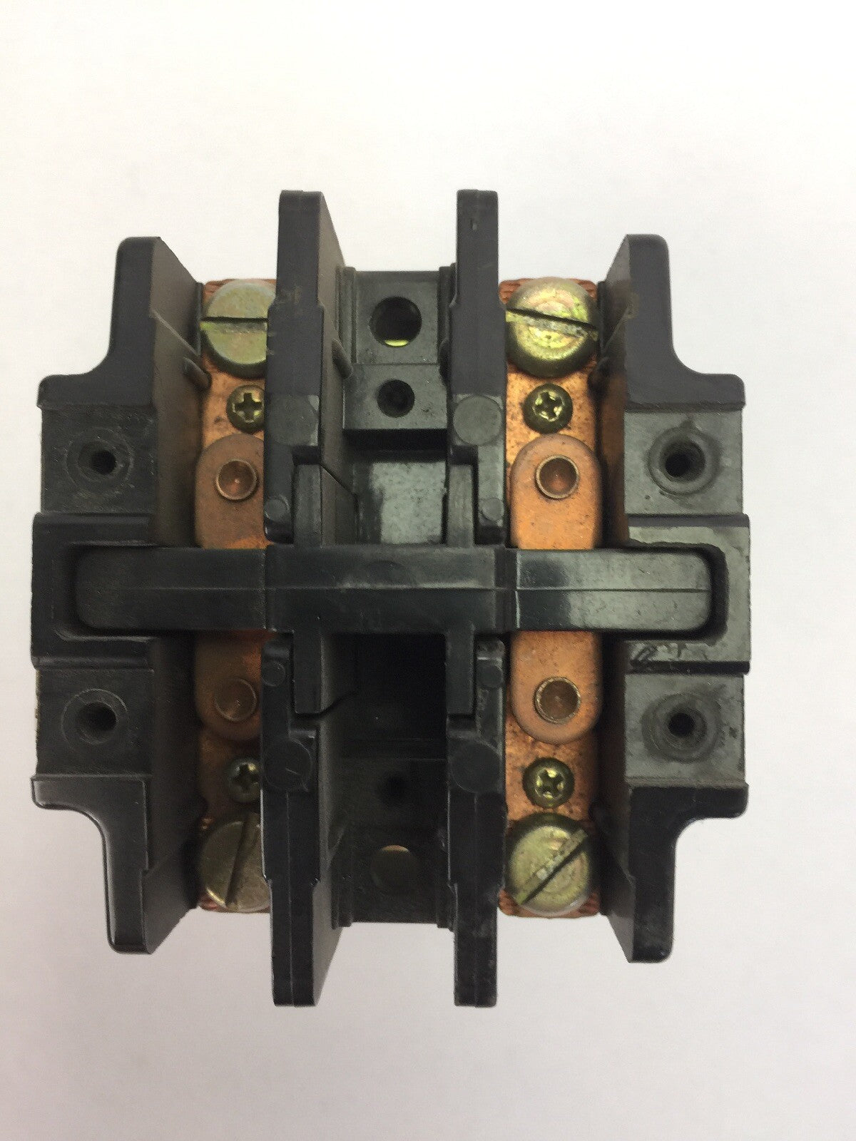 FURNAS 42CE15AJ106 MAGNETIC CONTACTOR 600VAC 40AMP 15HP 3PH COIL 440/480V 60HZ