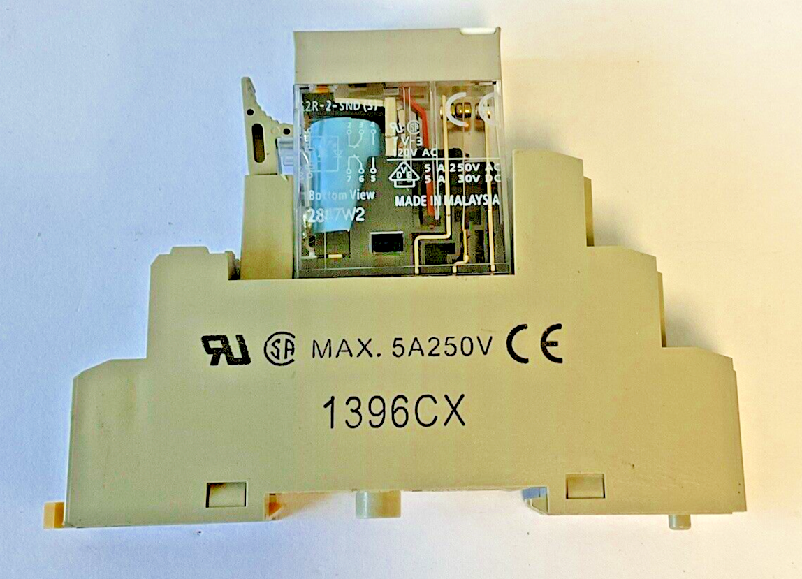 OMRON 1396CX SOCKET 5A 250V W/ G2R-2-SND RELAY ***LOTOF2***