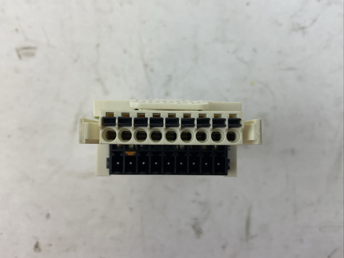 SCHNEIDER ELECTRIC VW3M3302 I/O MODULE 1