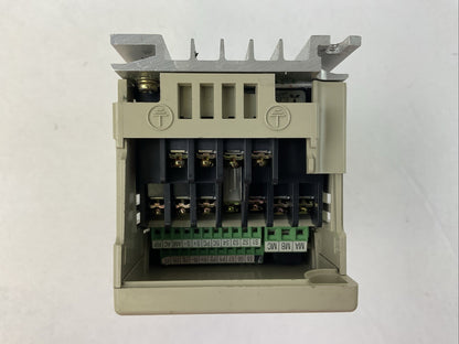 YASKAWA CIMR-V7AM20P2 AC DRIVE OUTPUT 3PH 0-230VAC 0-400HZ 1.6A INPUT 200-230VAC